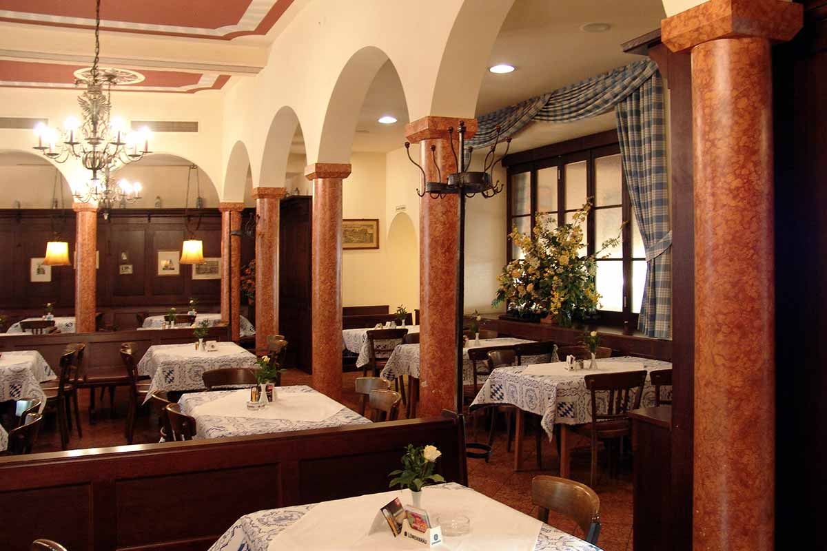 Rosso Verona Pillar.jpg