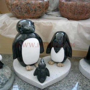 Ukiran Penguin Granit Hitam