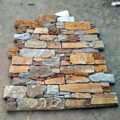 Batu Slate Bertindan Rusty