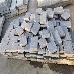 G654 Granit Kelabu Gelap Tumbled Cobble
