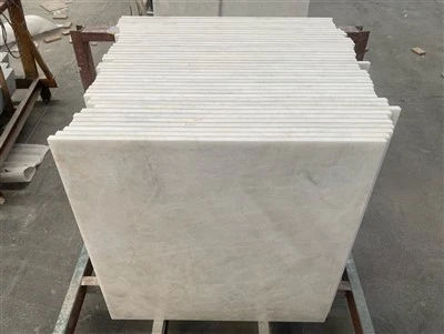 Jubin Onyx Putih Ais